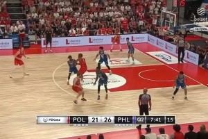 9号秀的天赋！索汉此前在波兰队热身赛上演原地拉杆暴扣！