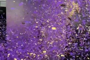 莱利的雕像今日揭幕！这颜值貌似比韦德那个高多了吧？🤣